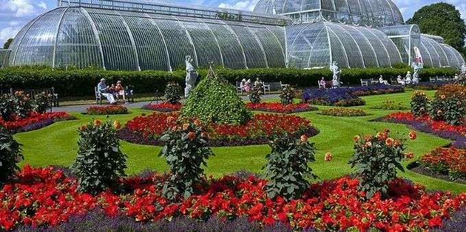 Imagem de jardim botânico, Kew Garden, em Londres. 