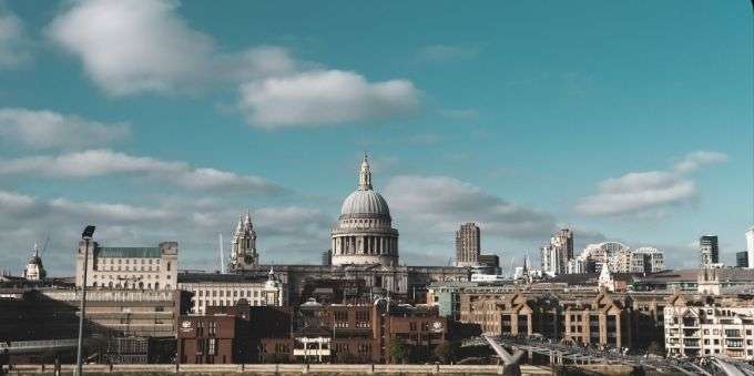 Imagem da fachada da Catedral Saint Paul’s, em Londres.