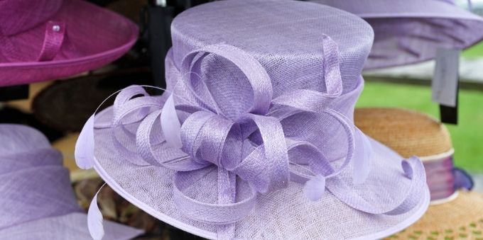 Na imagem, chapéu de luxo lilás