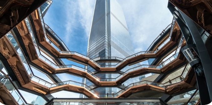 Nova York: imagem mostra vista do edifico The Vessel, a partir do edifício Hudson Yards