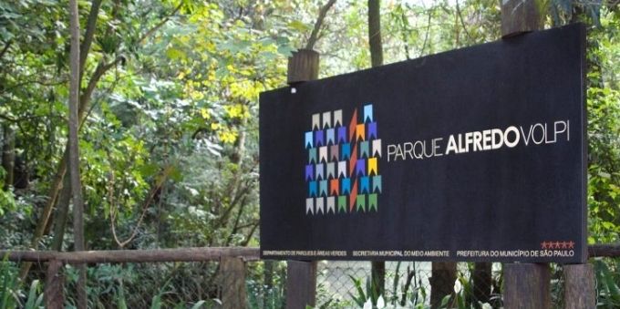 Morumbi e arredores: imagem mostra placa indicativa do Parque Alfredo Volpi 
