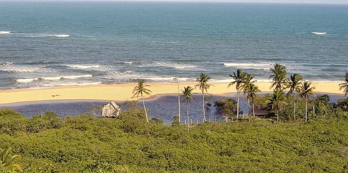 Litoral sul da Bahia: vista do mar da Praia dos Nativos