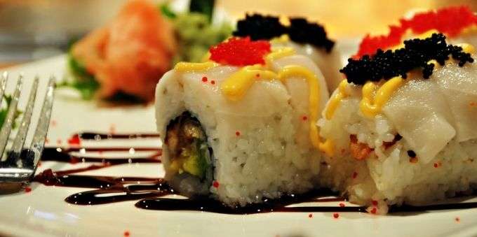 Imagem mostra sushi encontrado no Leblon. 