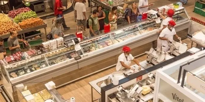 Cena de supermercado em São Conrado