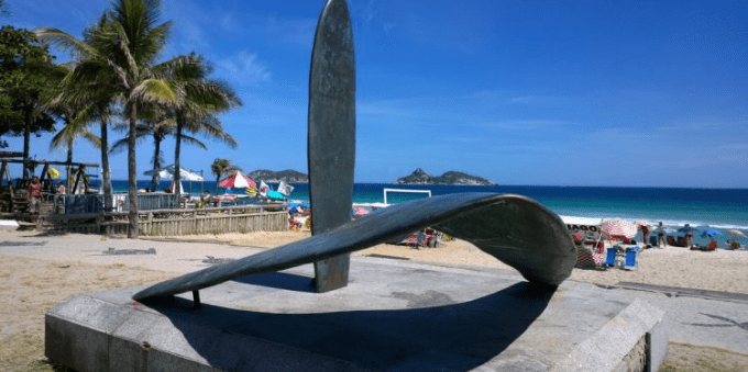 Monumento em Barra da Tijuca