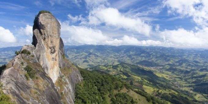 Visão aérea da Pedra do Baú, em Campos do Jordão