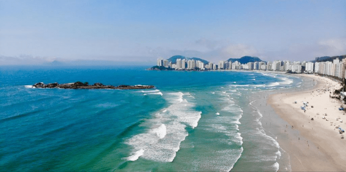 Praia de Pitangueiras, no Guarujá, Litoral Norte