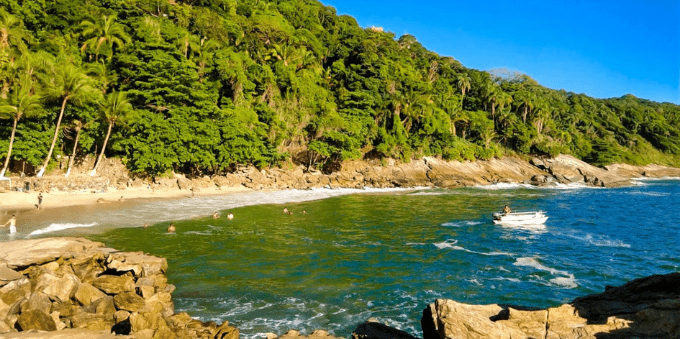 Praia do Éden, no Litoral Norte