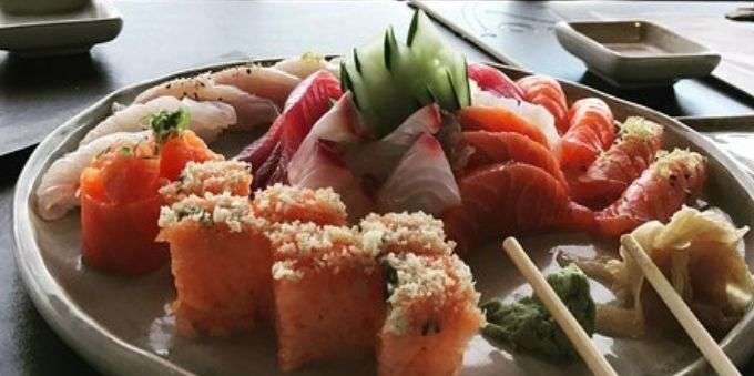 Morumbi e arredores: imagem fechada mostra prato de comida japonesa 