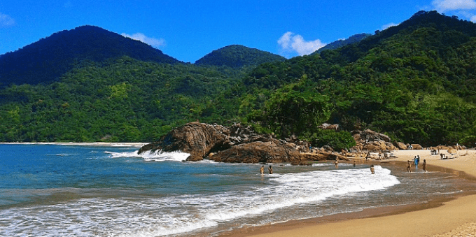 Praia do Meio em Paraty