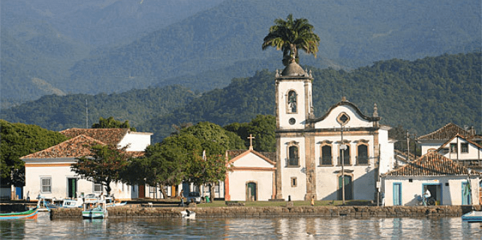 Vista do mar em Paraty